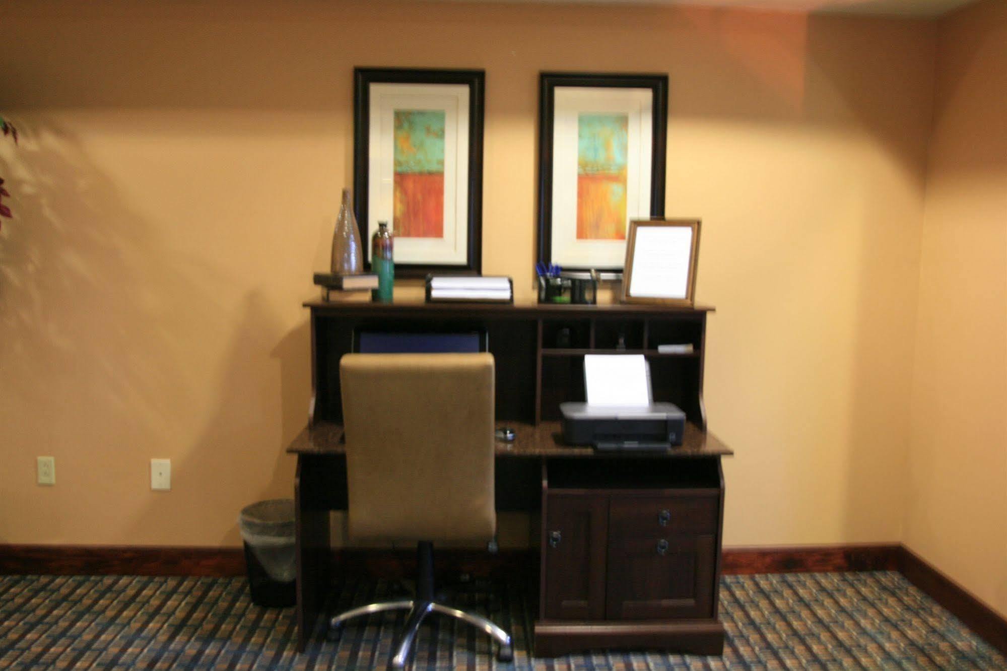 Microtel Inn & Suites By Wyndham Starkville Dış mekan fotoğraf